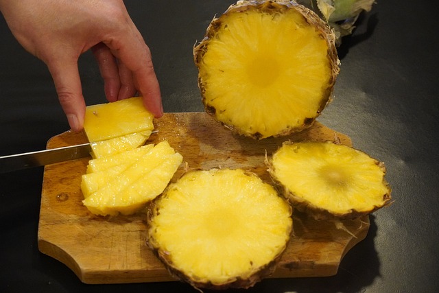 příprava ananasu