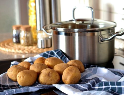 Jak dlouho vařit brambory ve slupce i bez slupky? 
